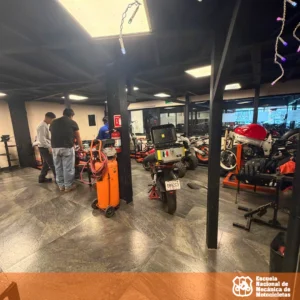 Escuela de mecánica de motocicletas