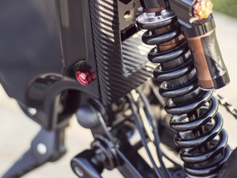 Función de la suspensión en motocicletas