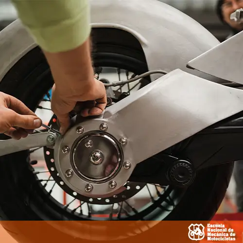 Purgar frenos de motocicleta